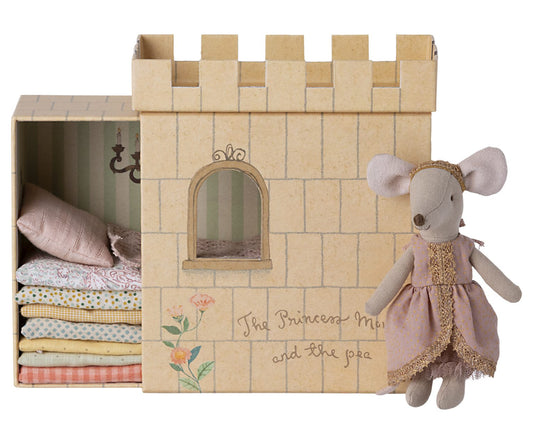 Princess and the pea, Big sister mouse
