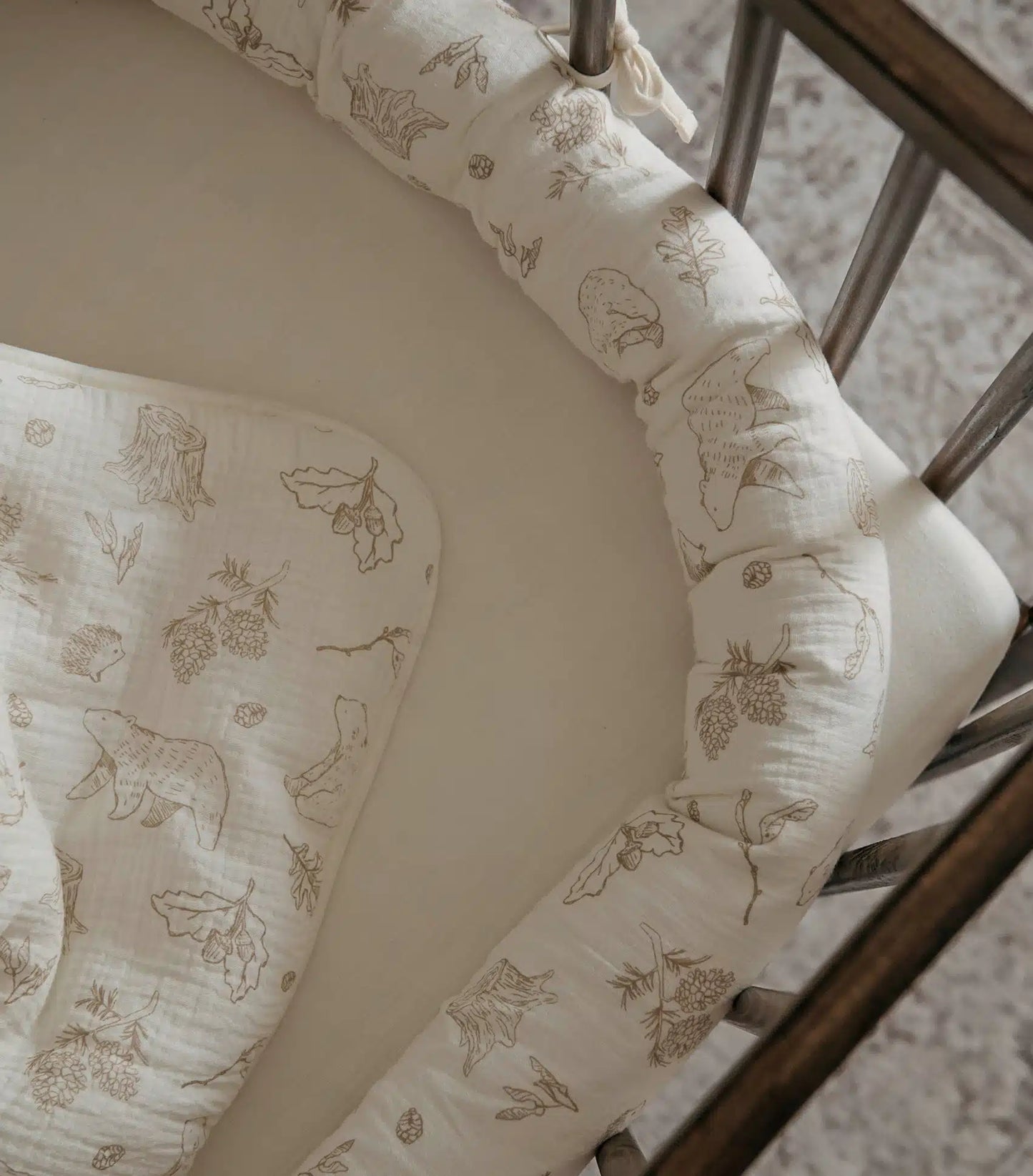 Crib bedding set (with bumper)