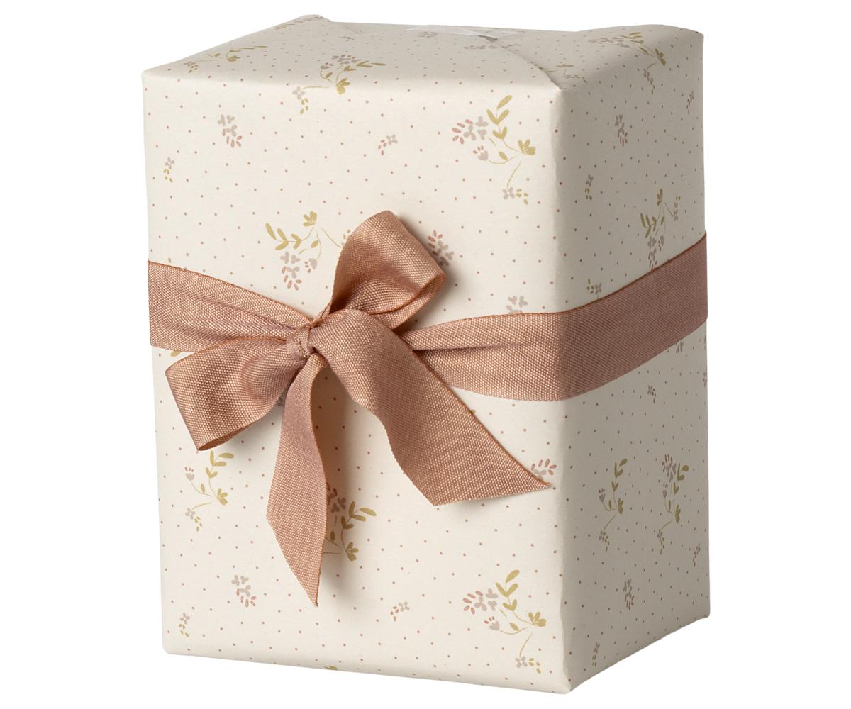 עטיפת מתנה, Bae – 10 מטר