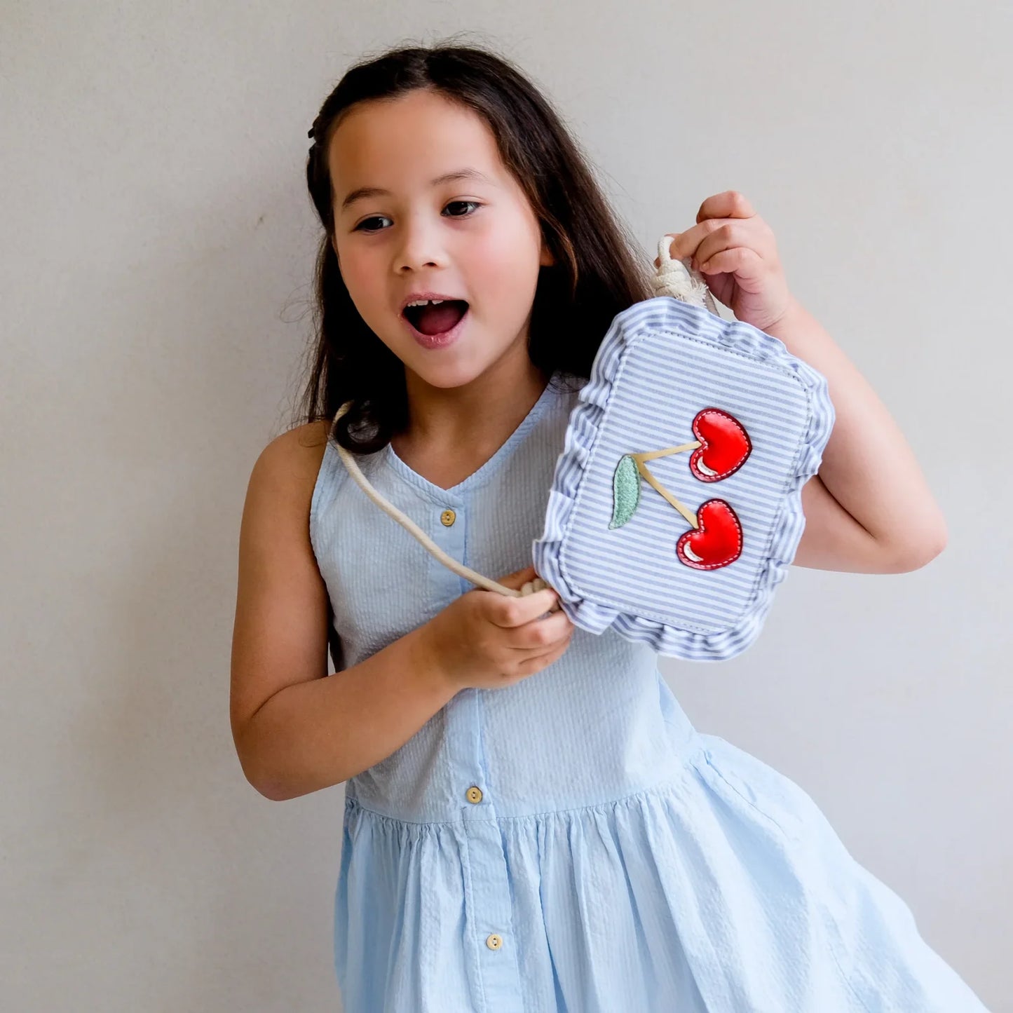 תיק דובדבן פסים