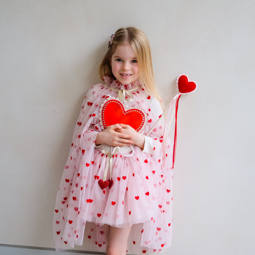 Scalloped heart bag