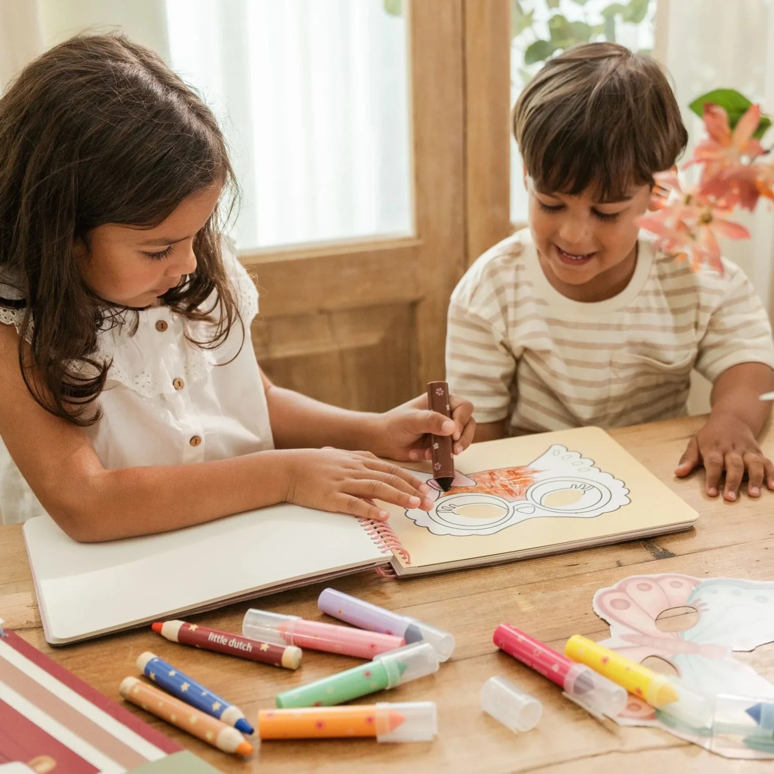 Creative Scrapbook - Rosa's Masks