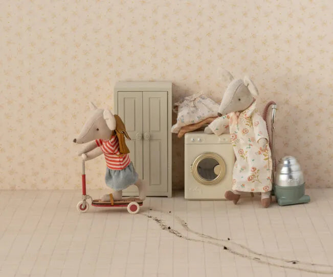 closet, Mouse – Cream