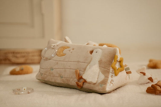 Activity Triangle | Newborn Naturals