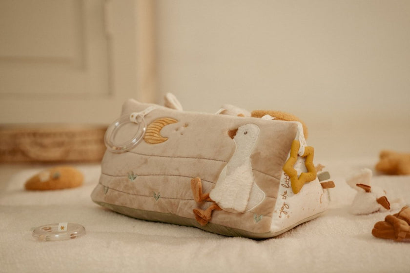 Activity Triangle | Newborn Naturals