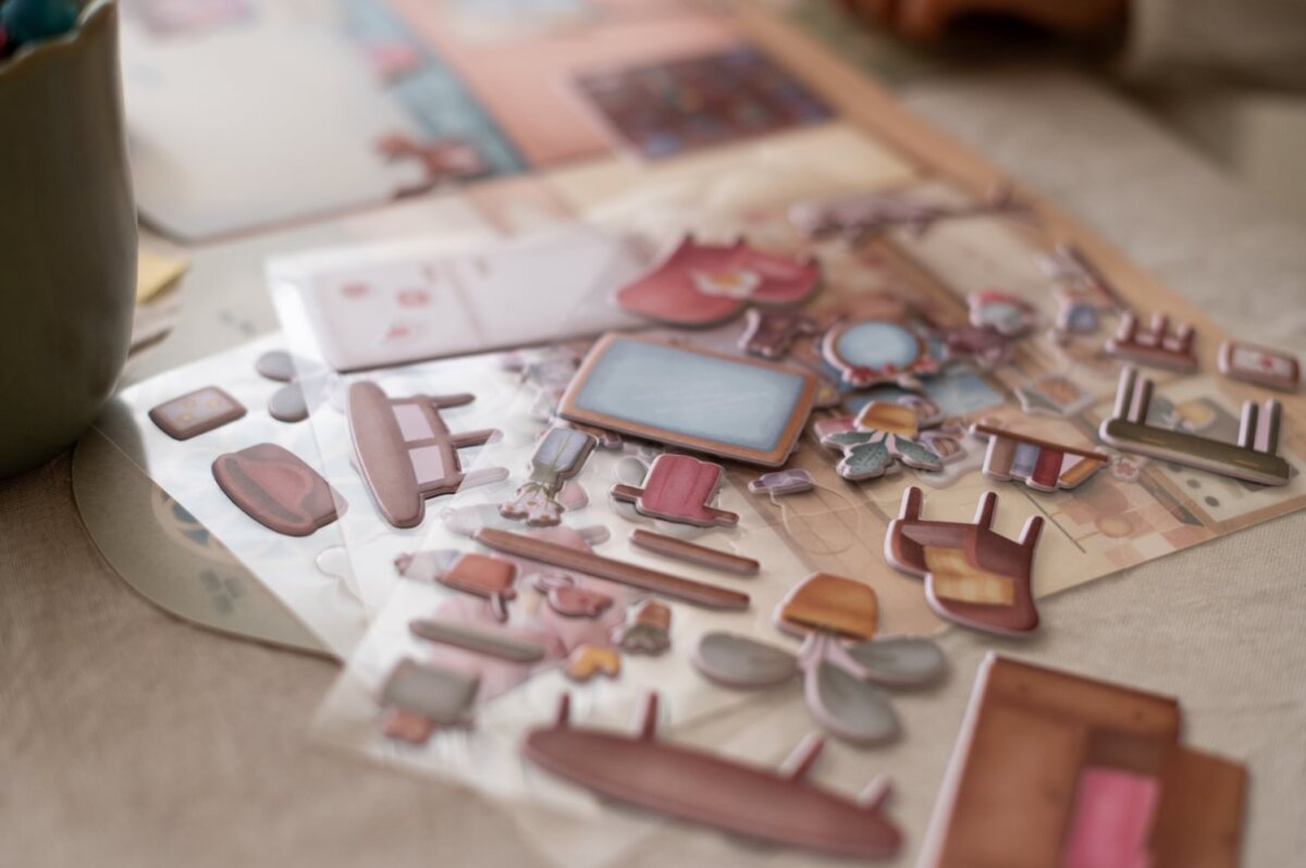 Reusable Stickers Set - Rosa's House