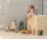 בובת ארנבית, גודל 3 – חום שוקולד – חליפת בלט