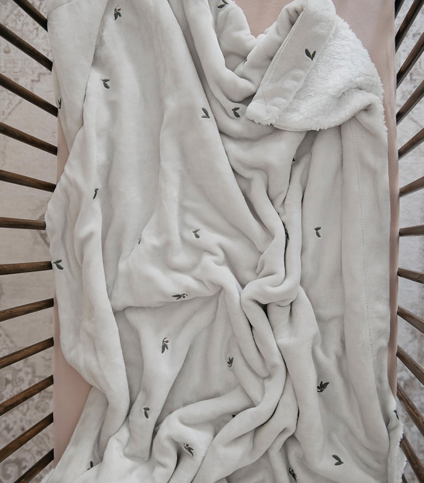 Winter blanket with embroidery - S