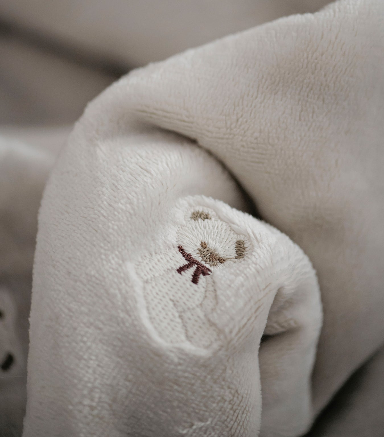 Winter blanket with embroidery – S