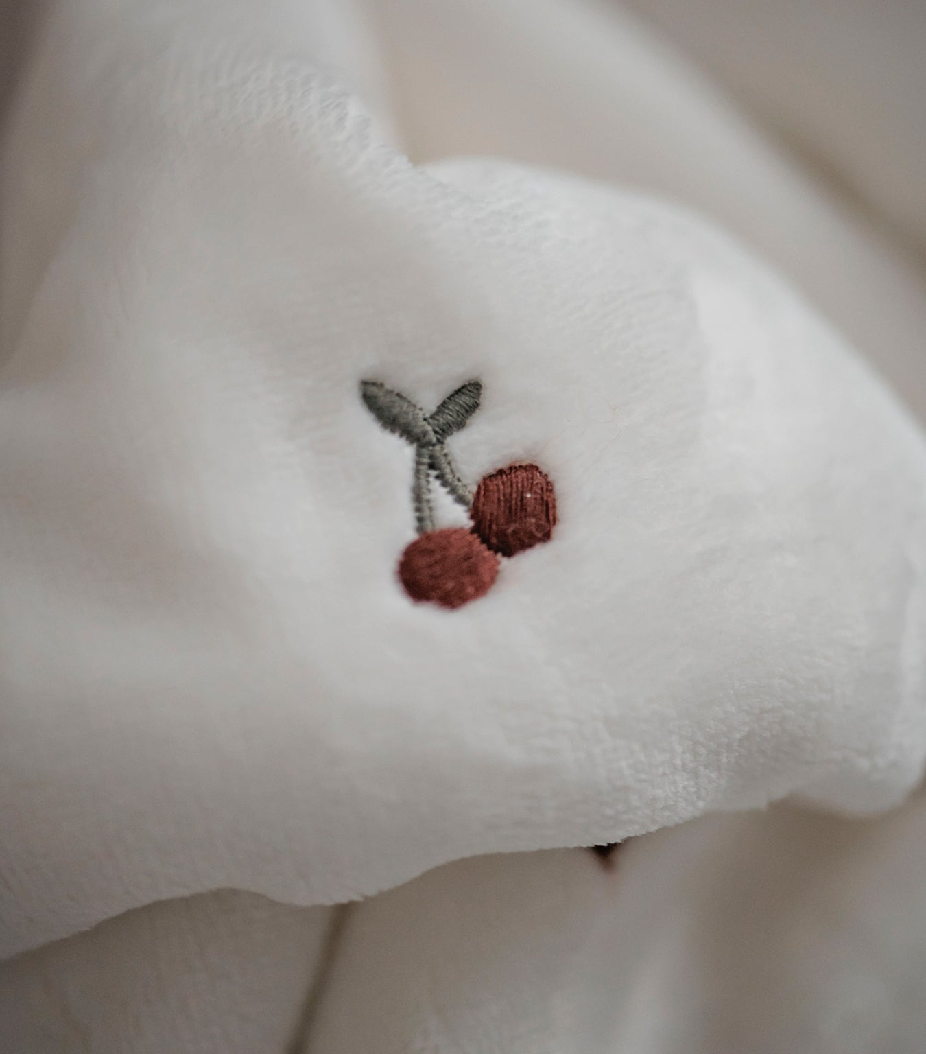 Winter blanket with embroidery – S