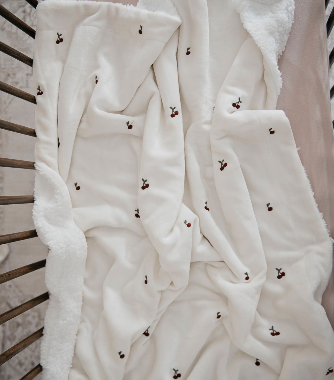 Winter blanket with embroidery – S