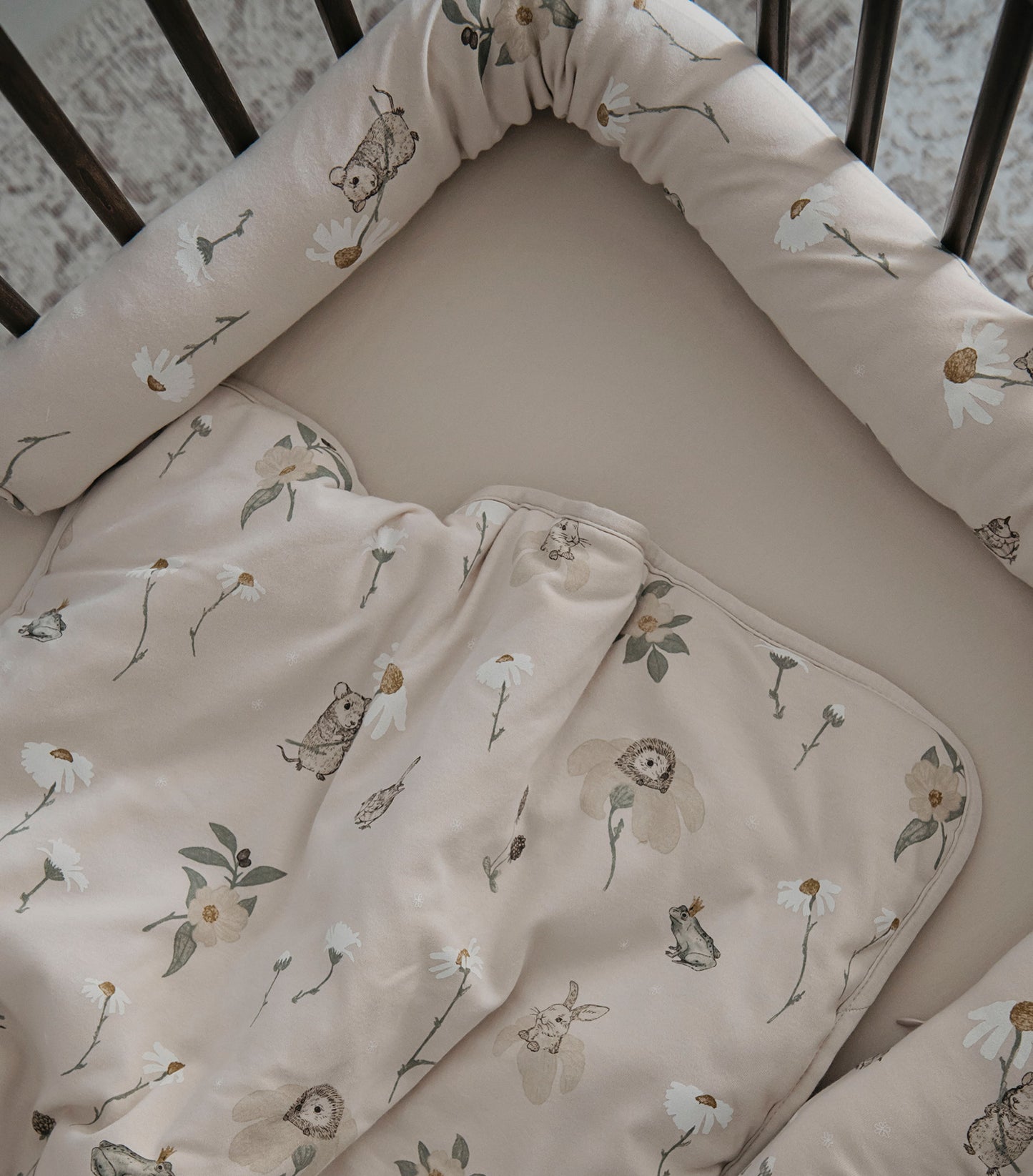 Crib bedding set (with bumper)