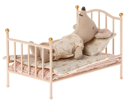 Vintage bed, Mouse – Rose