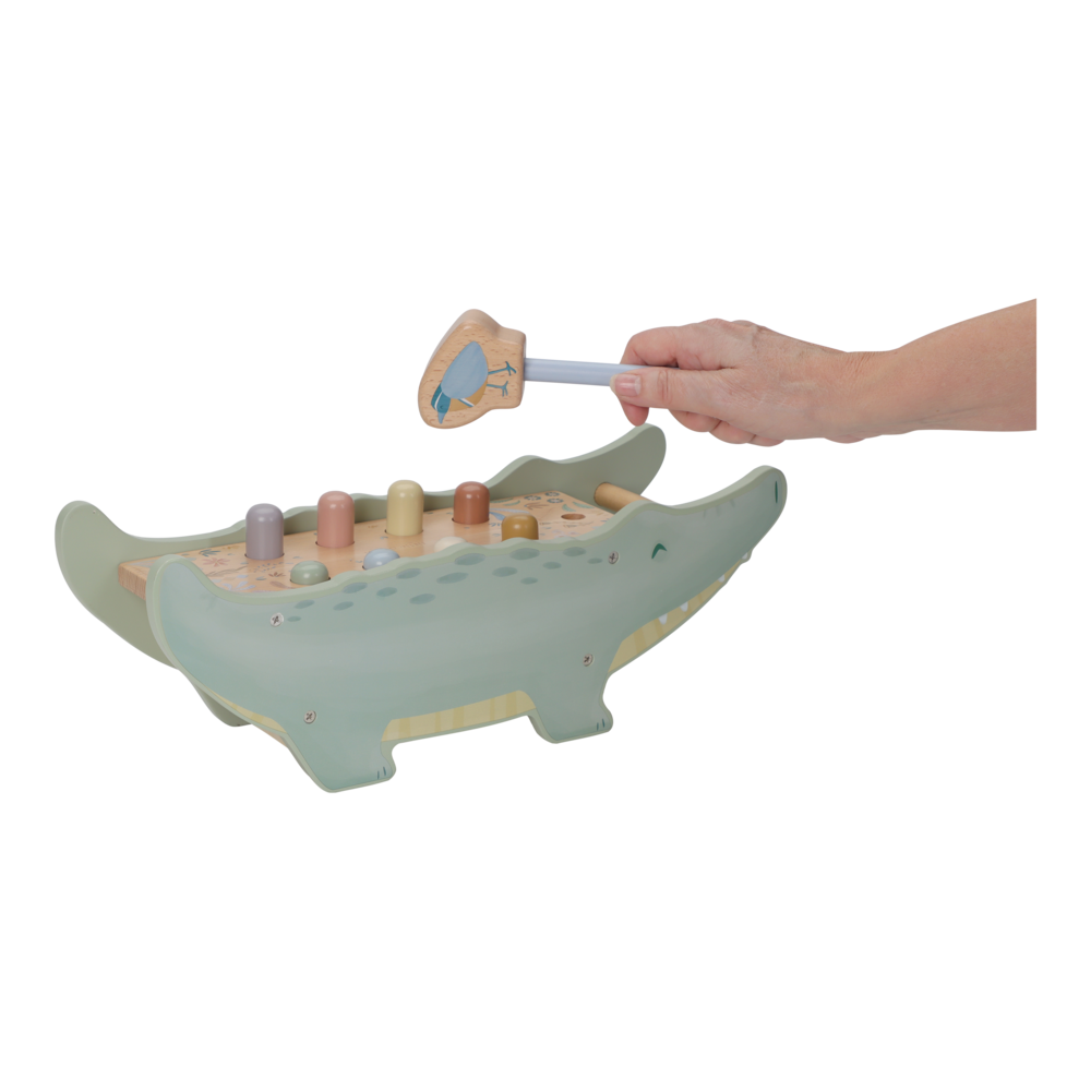 ספסל הקשה מעץ – תנין